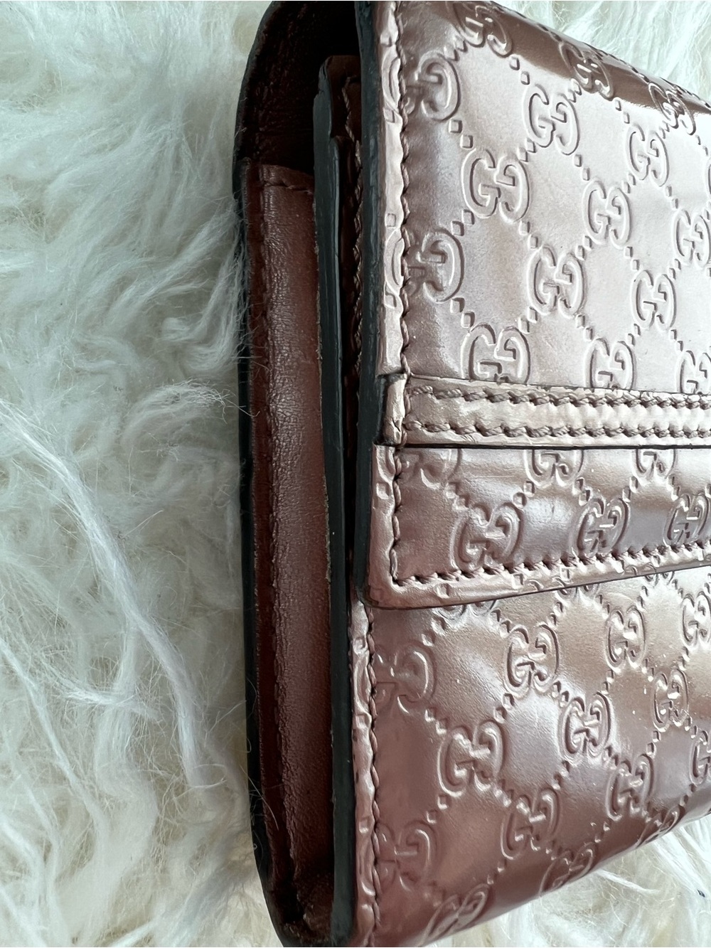 Gucci Rose Gold Microguccissima
Patent Leather Long Wallet - Picture 5 of 11